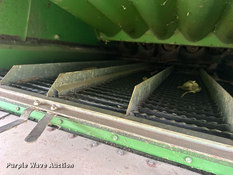 image for item DV4004 1981 John Deere 6620 Turbo combine