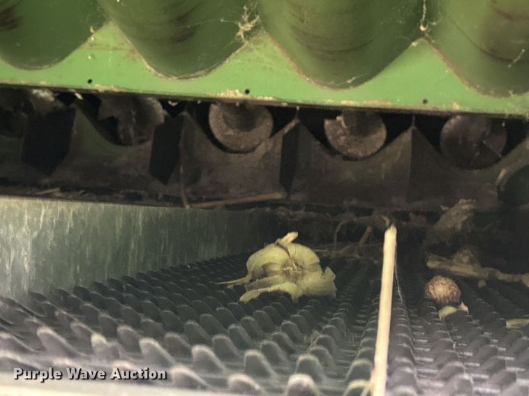 image for item DV4004 1981 John Deere 6620 Turbo combine