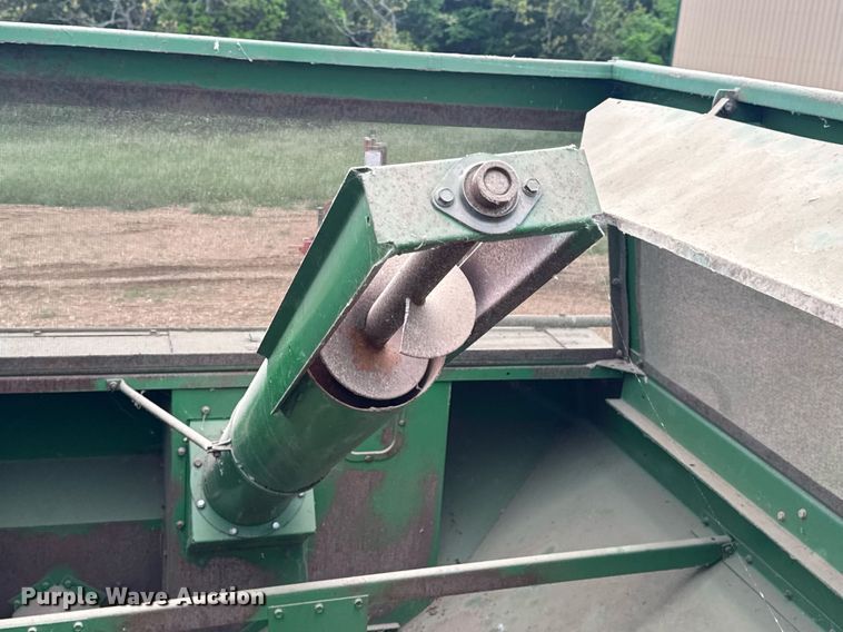 image for item DV4004 1981 John Deere 6620 Turbo combine