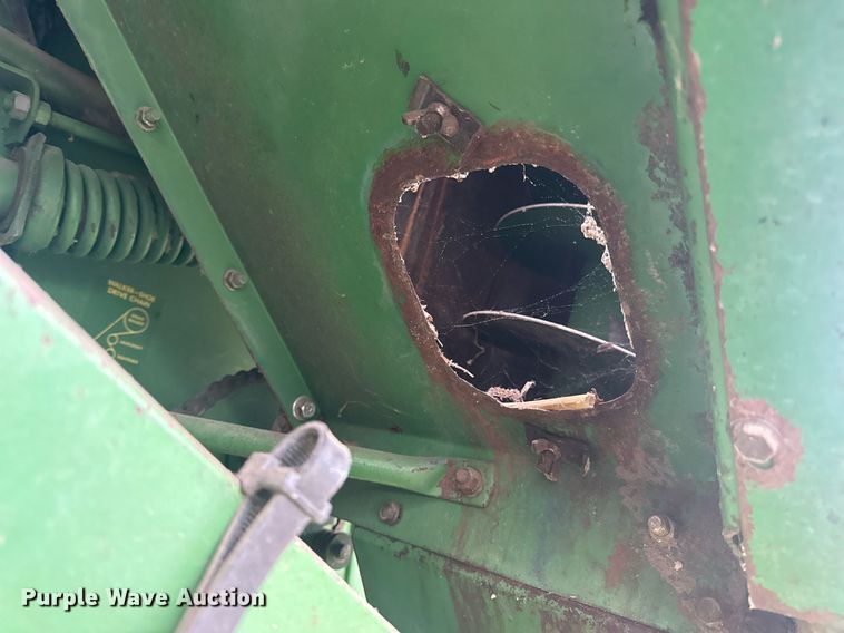 image for item DV4004 1981 John Deere 6620 Turbo combine