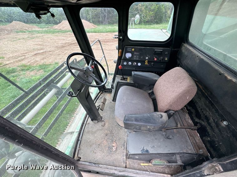 image for item DV4004 1981 John Deere 6620 Turbo combine