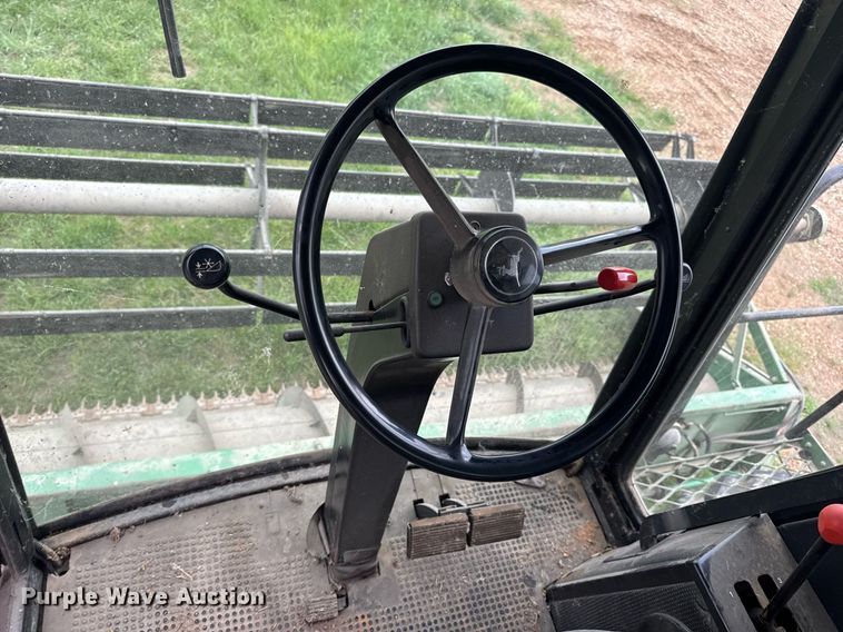 image for item DV4004 1981 John Deere 6620 Turbo combine