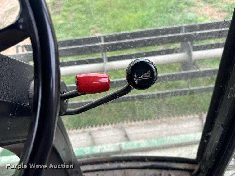 image for item DV4004 1981 John Deere 6620 Turbo combine