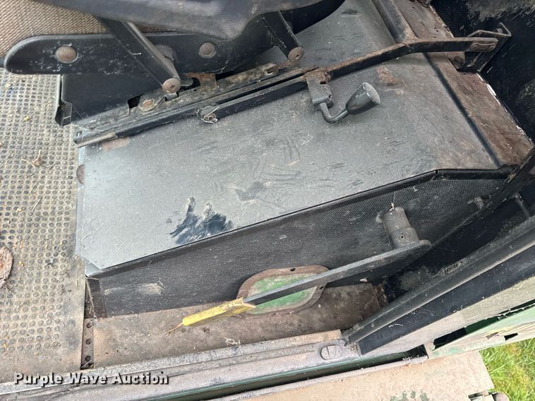 image for item DV4004 1981 John Deere 6620 Turbo combine