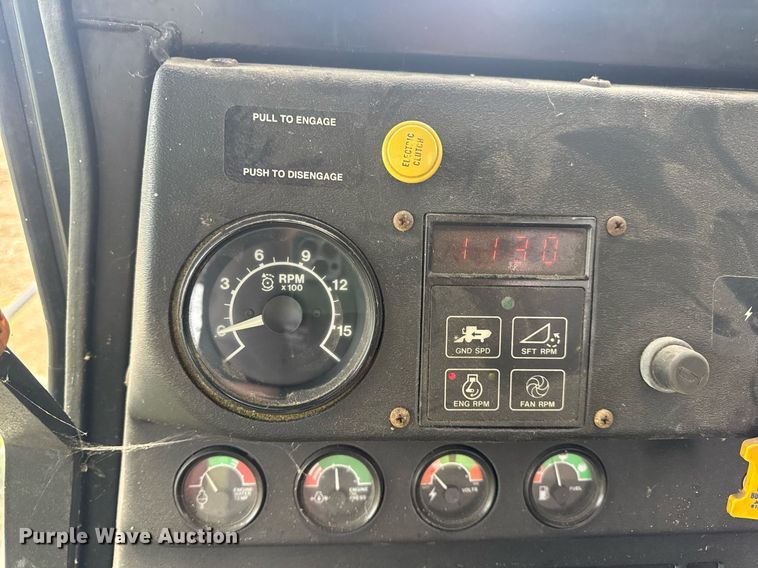 image for item DV4004 1981 John Deere 6620 Turbo combine