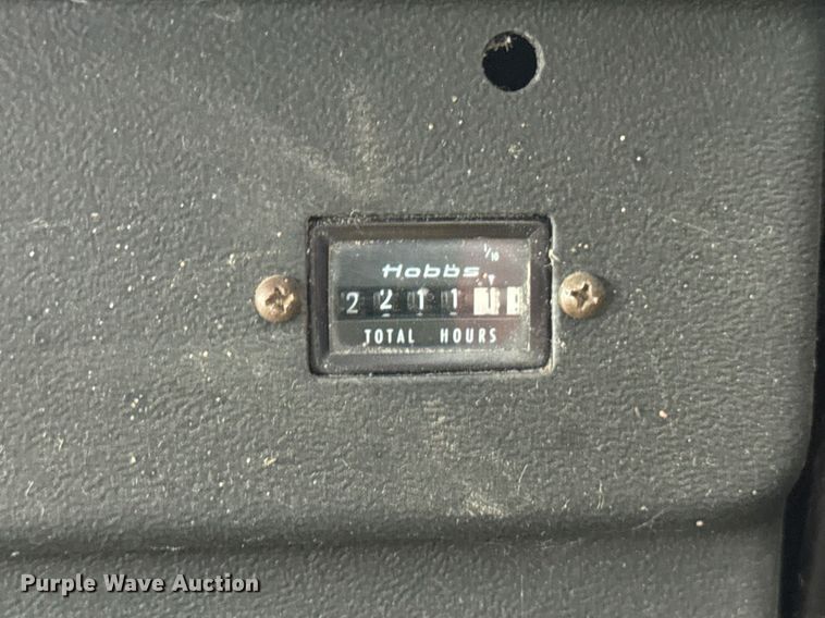 image for item DV4004 1981 John Deere 6620 Turbo combine