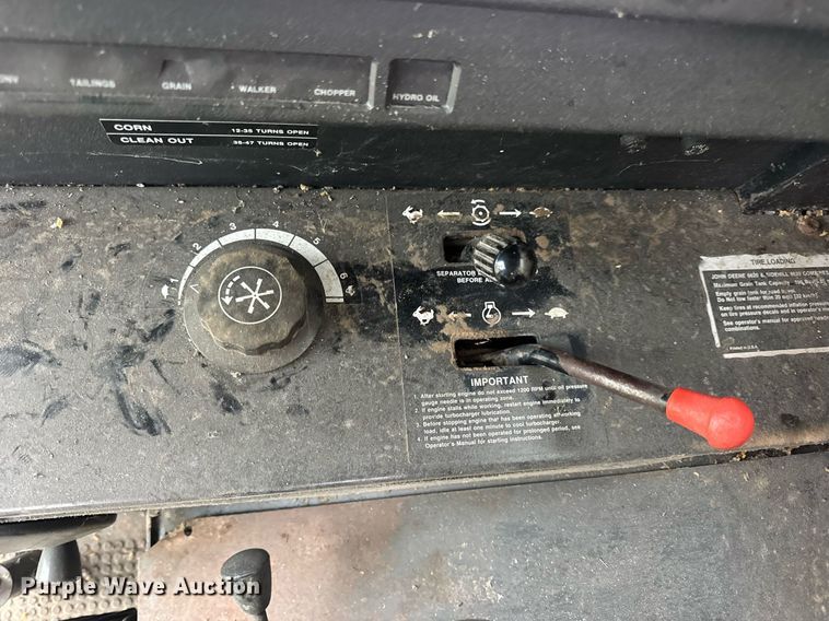 image for item DV4004 1981 John Deere 6620 Turbo combine