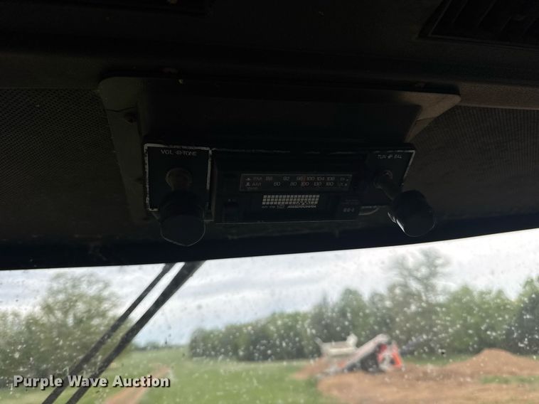 image for item DV4004 1981 John Deere 6620 Turbo combine