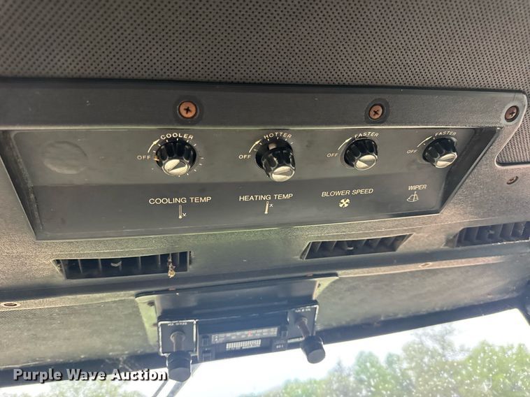 image for item DV4004 1981 John Deere 6620 Turbo combine