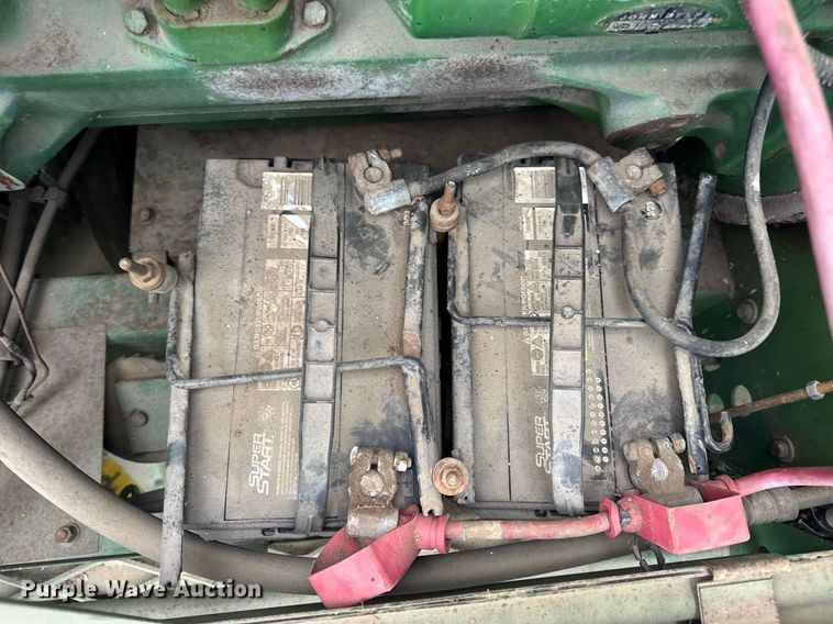 image for item DV4004 1981 John Deere 6620 Turbo combine