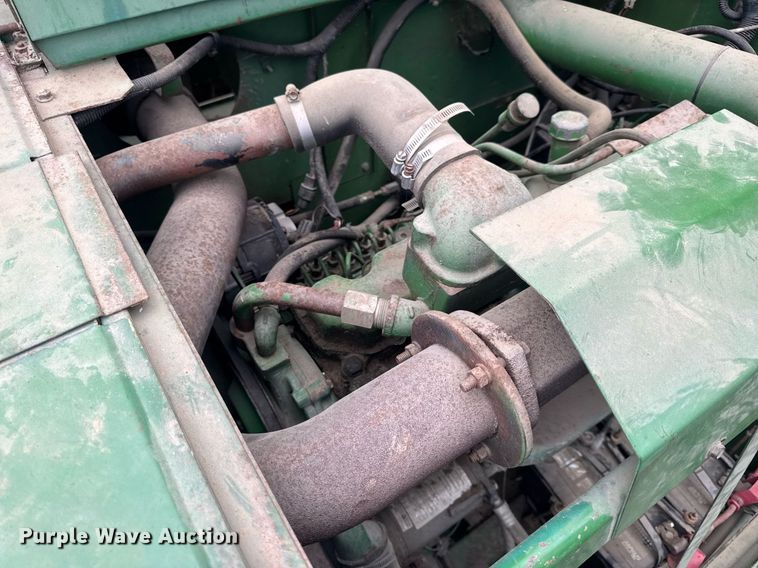 image for item DV4004 1981 John Deere 6620 Turbo combine