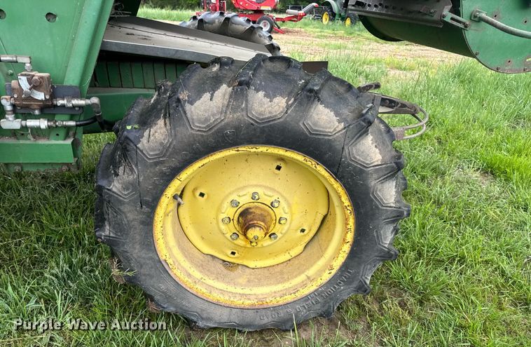 image for item DV4004 1981 John Deere 6620 Turbo combine