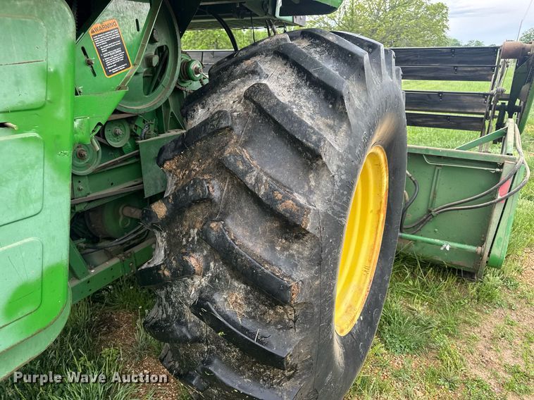 image for item DV4004 1981 John Deere 6620 Turbo combine