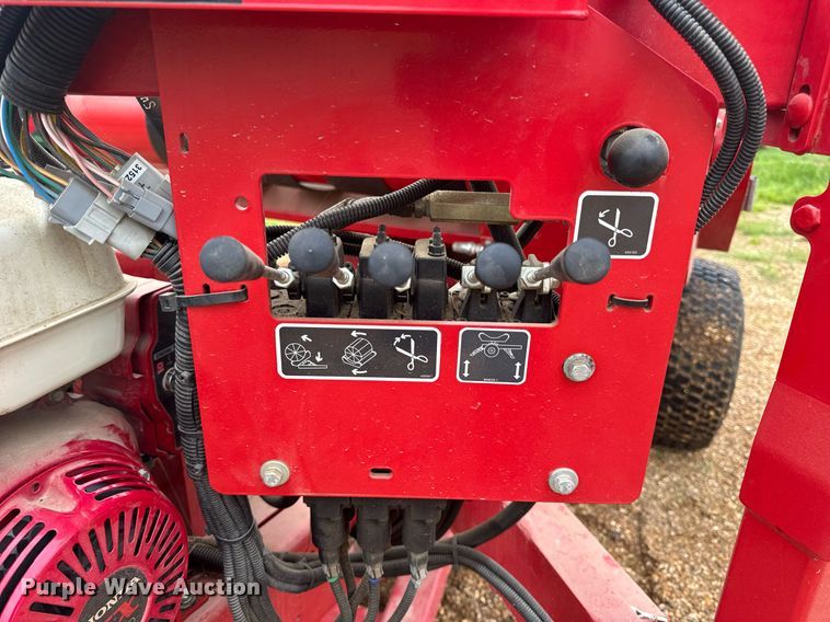 image for item DV4007 2023 Anderson 680HS bale wrapper