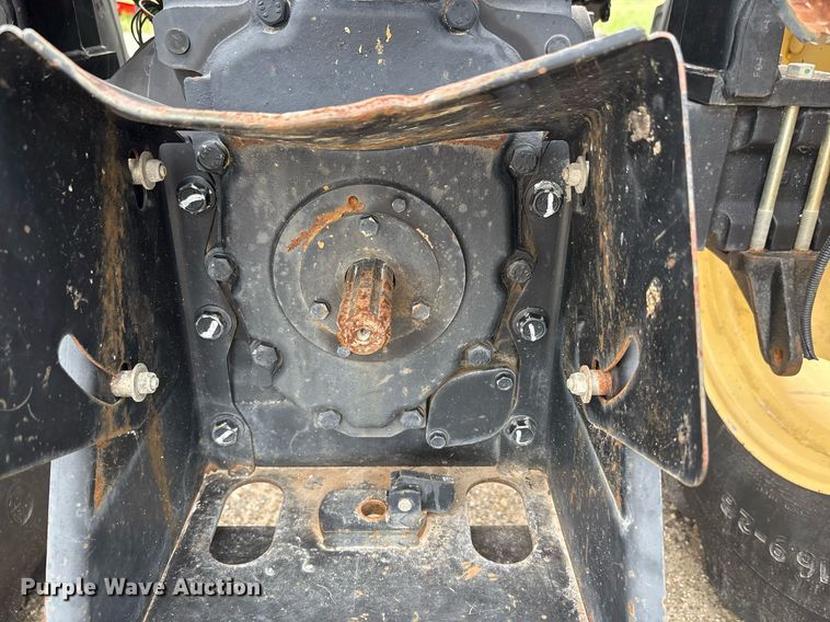 image for item DY2468 2004 John Deere 5303 tractor