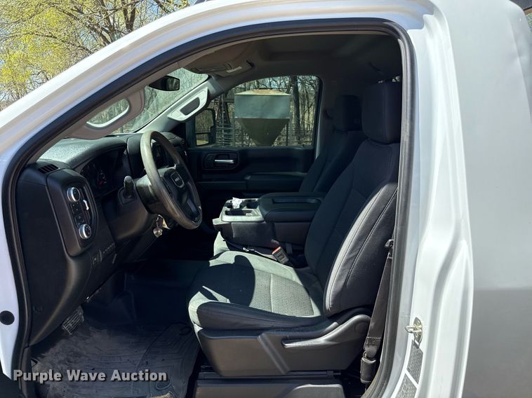 image for item DY8017 2020 GMC Sierra 3500HD bale bed pickup truck