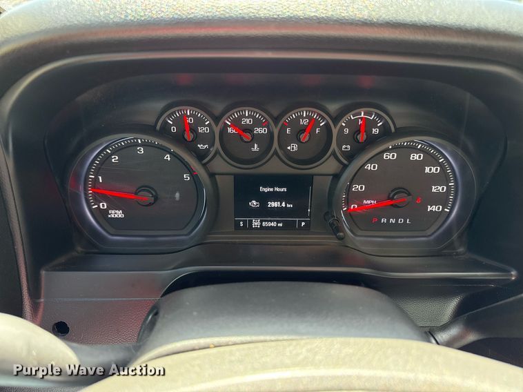 image for item DY8017 2020 GMC Sierra 3500HD bale bed pickup truck