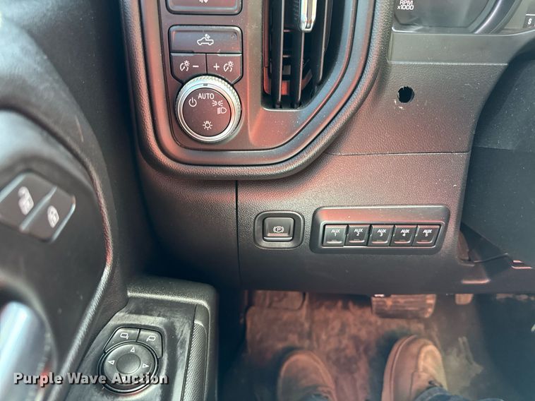 image for item DY8017 2020 GMC Sierra 3500HD bale bed pickup truck