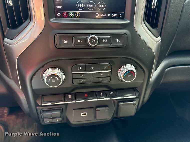 image for item DY8017 2020 GMC Sierra 3500HD bale bed pickup truck