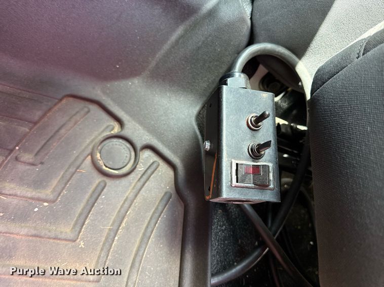 image for item DY8017 2020 GMC Sierra 3500HD bale bed pickup truck