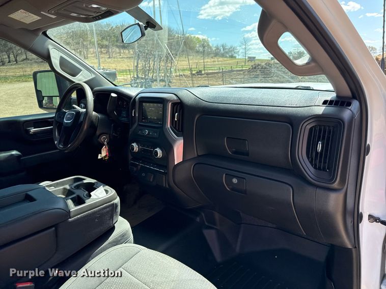 image for item DY8017 2020 GMC Sierra 3500HD bale bed pickup truck