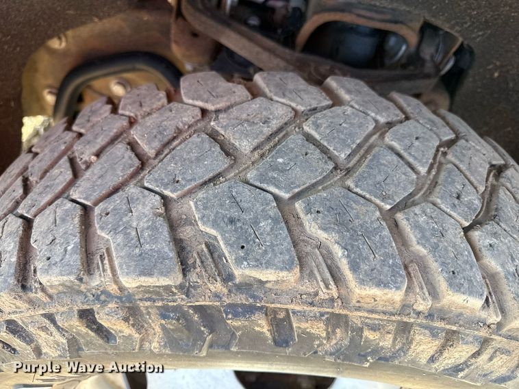 image for item DY8017 2020 GMC Sierra 3500HD bale bed pickup truck