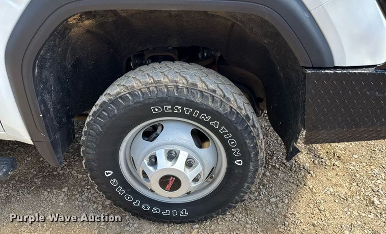 image for item DY8017 2020 GMC Sierra 3500HD bale bed pickup truck