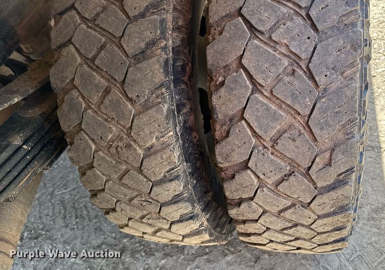 image for item DY8017 2020 GMC Sierra 3500HD bale bed pickup truck