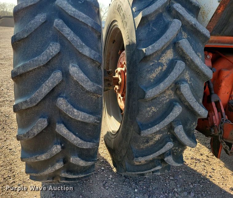 image for item EA2419 1974 Case Agri King 1370 tractor