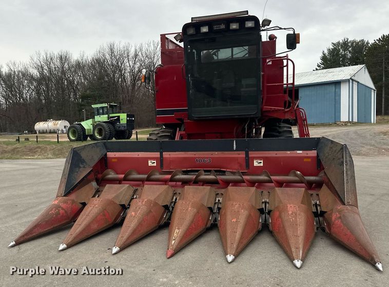 image for item EB2488 1989 Case  1660 combine