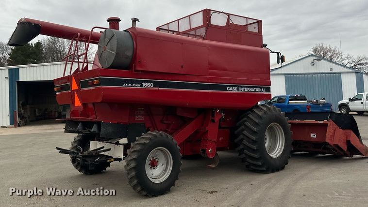 image for item EB2488 1989 Case  1660 combine