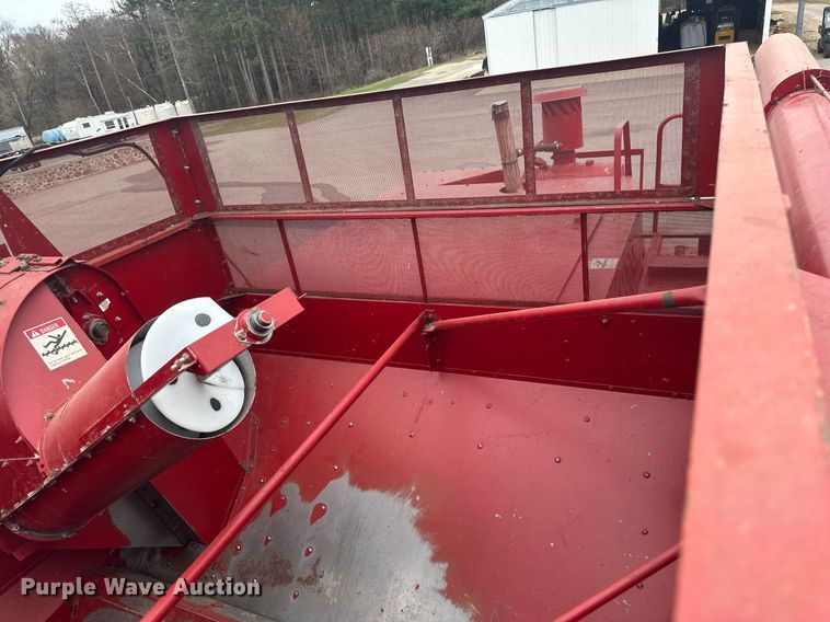 image for item EB2488 1989 Case  1660 combine