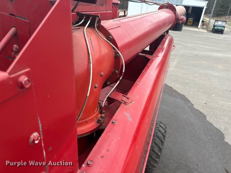 image for item EB2488 1989 Case  1660 combine