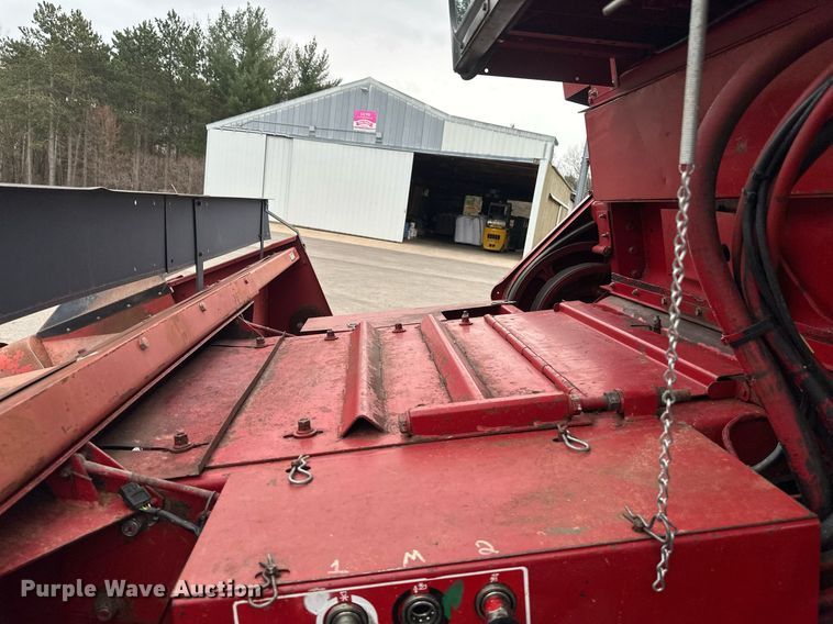 image for item EB2488 1989 Case  1660 combine