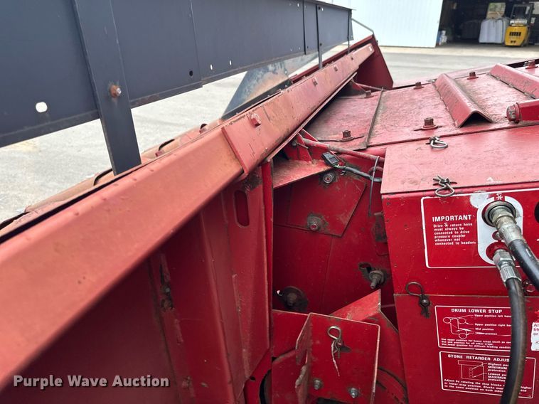 image for item EB2488 1989 Case  1660 combine