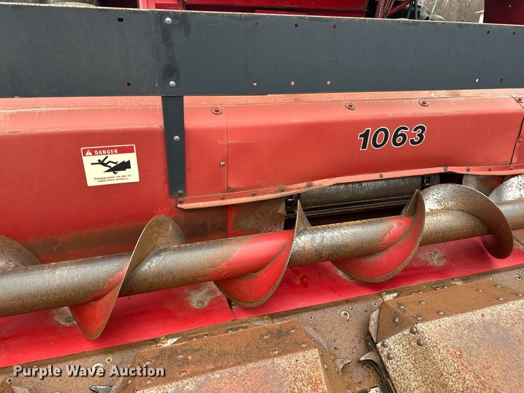 image for item EB2488 1989 Case  1660 combine