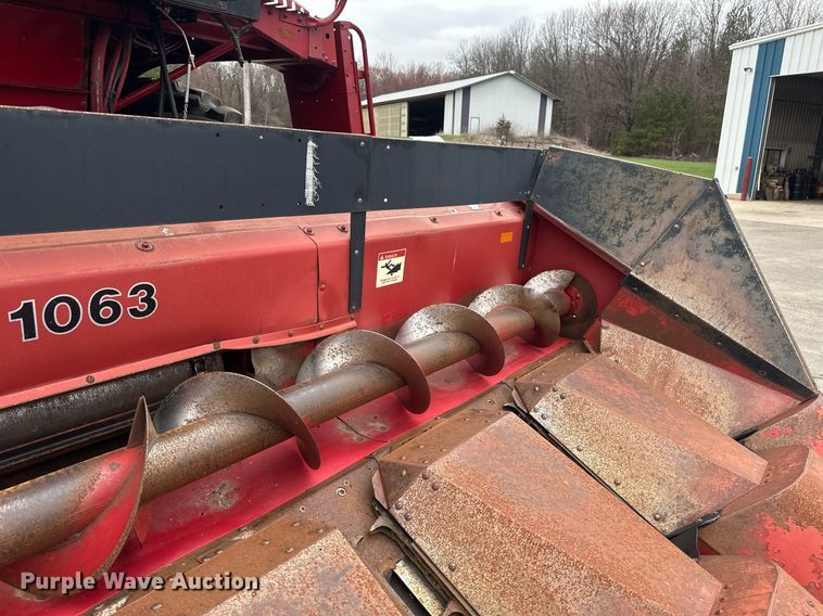 image for item EB2488 1989 Case  1660 combine