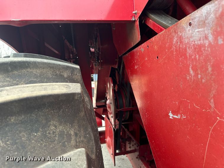 image for item EB2488 1989 Case  1660 combine