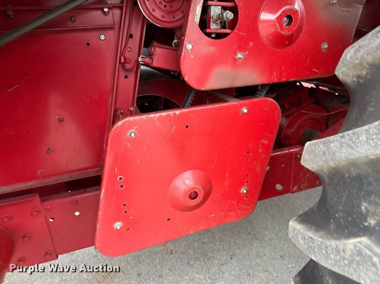 image for item EB2488 1989 Case  1660 combine