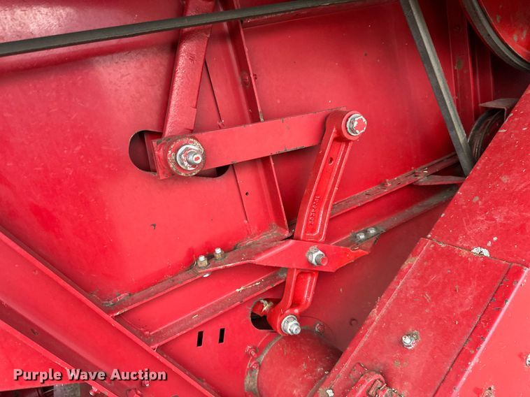 image for item EB2488 1989 Case  1660 combine