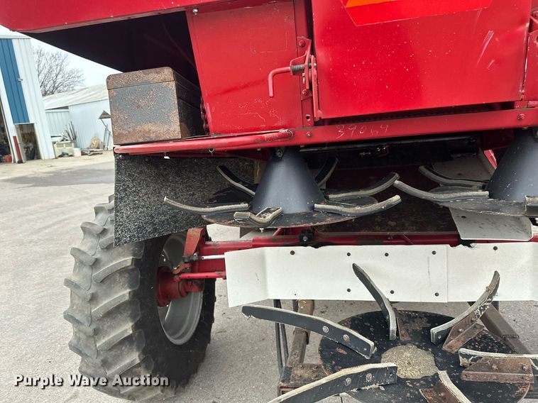 image for item EB2488 1989 Case  1660 combine