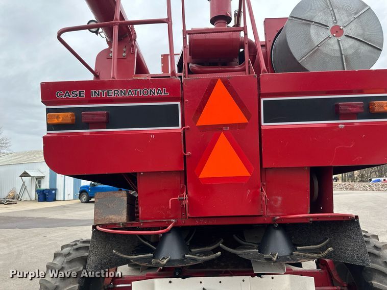 image for item EB2488 1989 Case  1660 combine