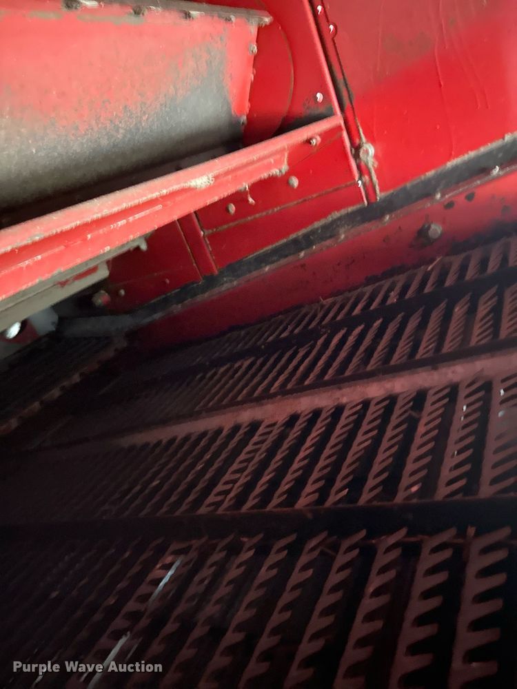 image for item EB2488 1989 Case  1660 combine