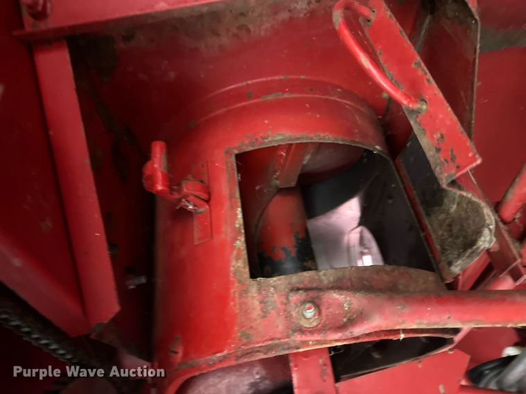 image for item EB2488 1989 Case  1660 combine