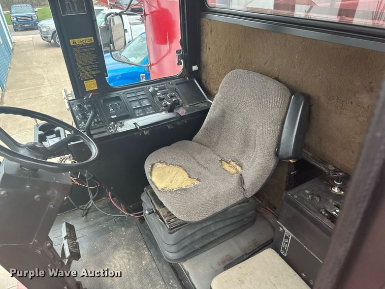 image for item EB2488 1989 Case  1660 combine