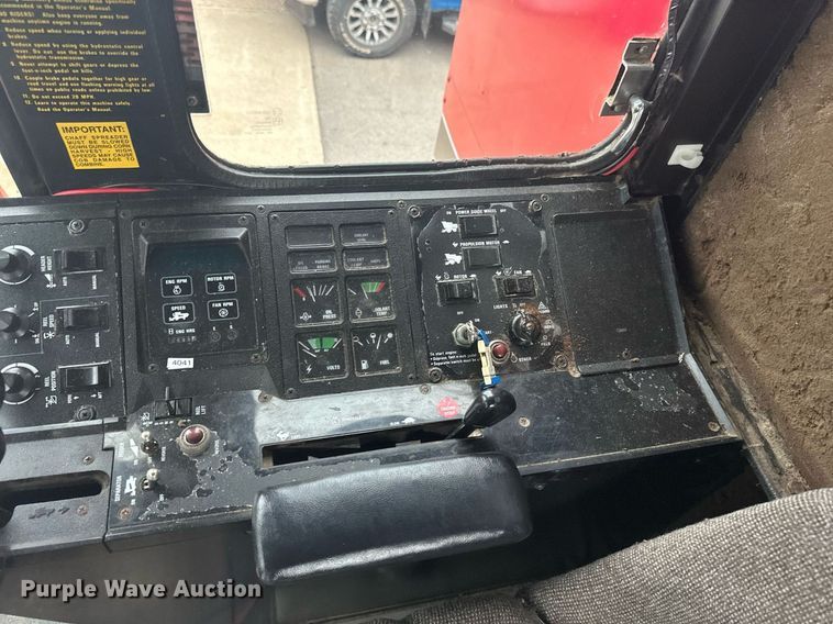 image for item EB2488 1989 Case  1660 combine