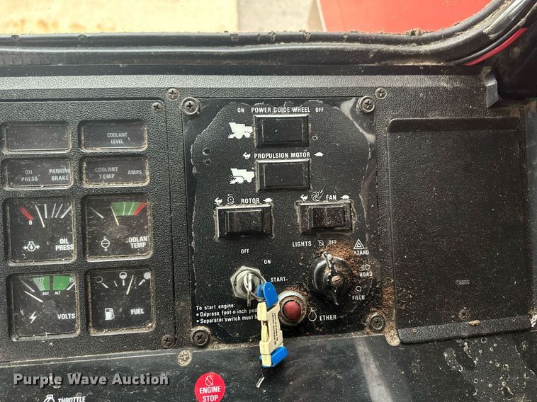 image for item EB2488 1989 Case  1660 combine