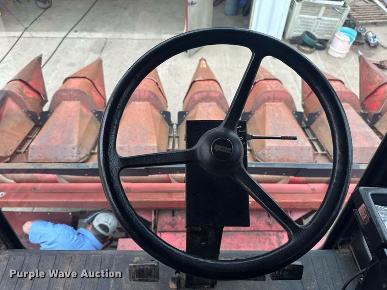 image for item EB2488 1989 Case  1660 combine