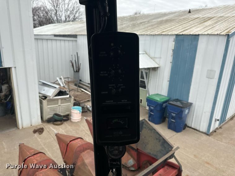 image for item EB2488 1989 Case  1660 combine