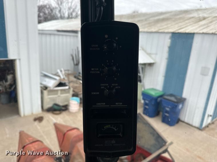 image for item EB2488 1989 Case  1660 combine